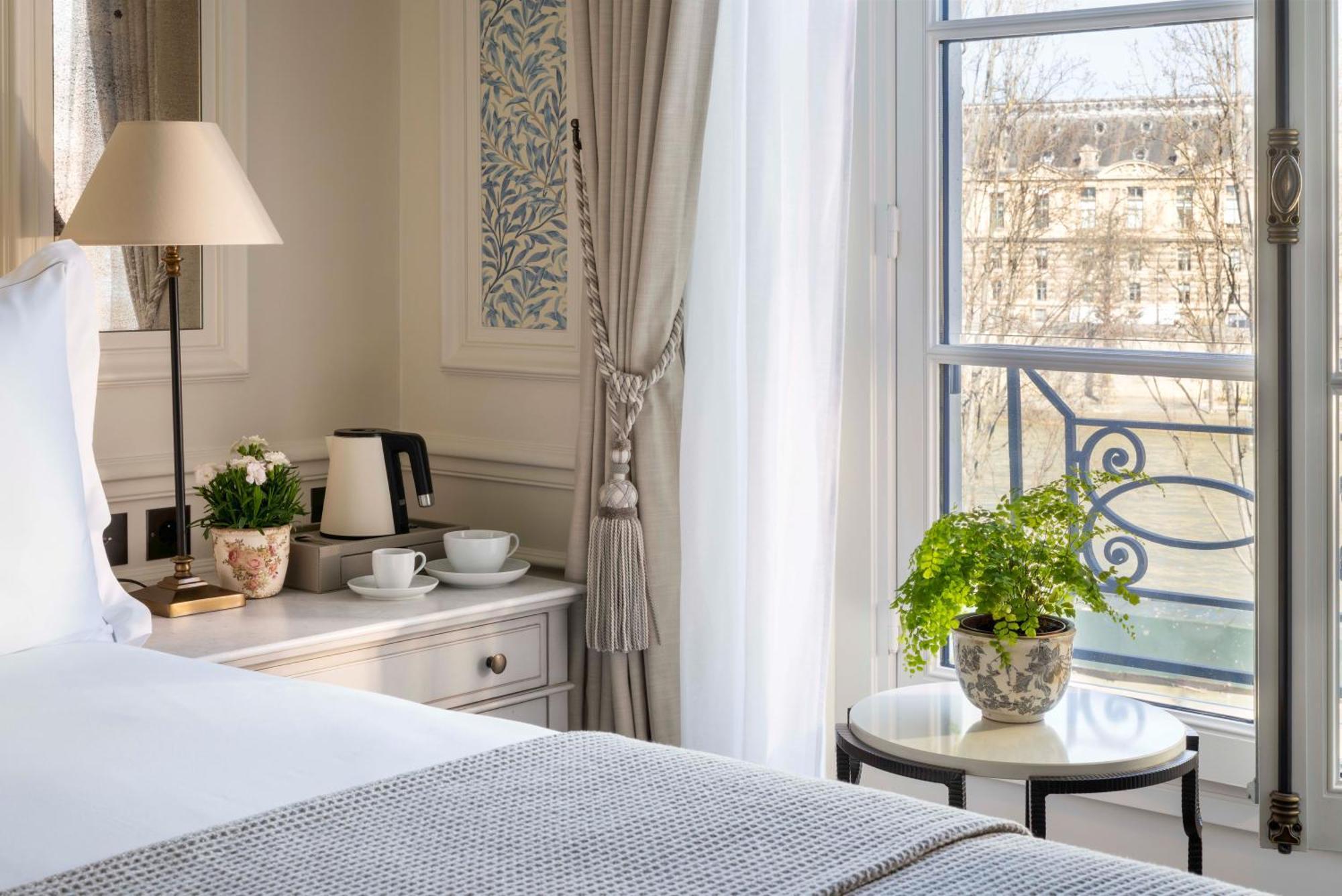 Hotel Du Quai Voltaire Paris Exterior photo