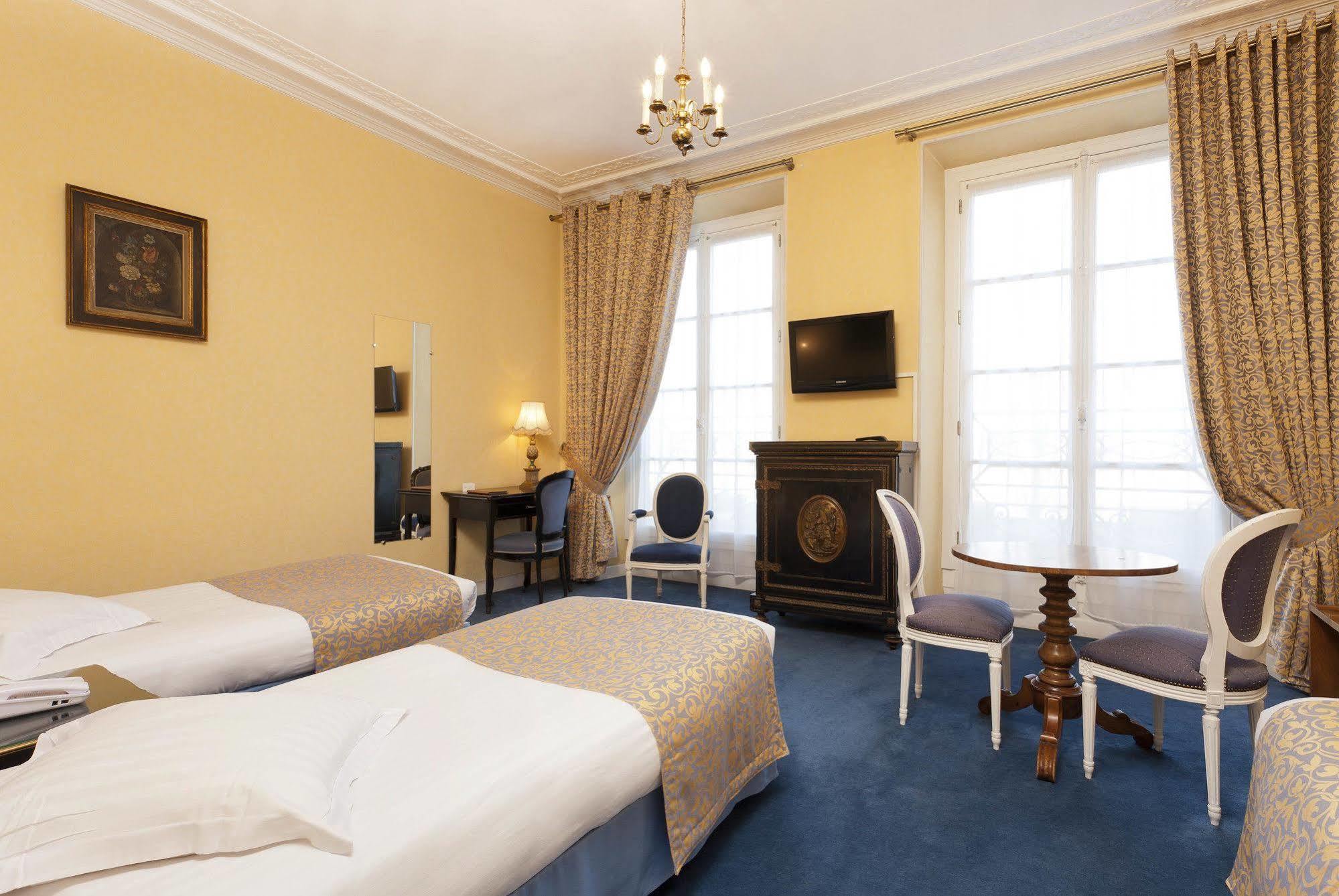 Hotel Du Quai Voltaire Paris Exterior photo