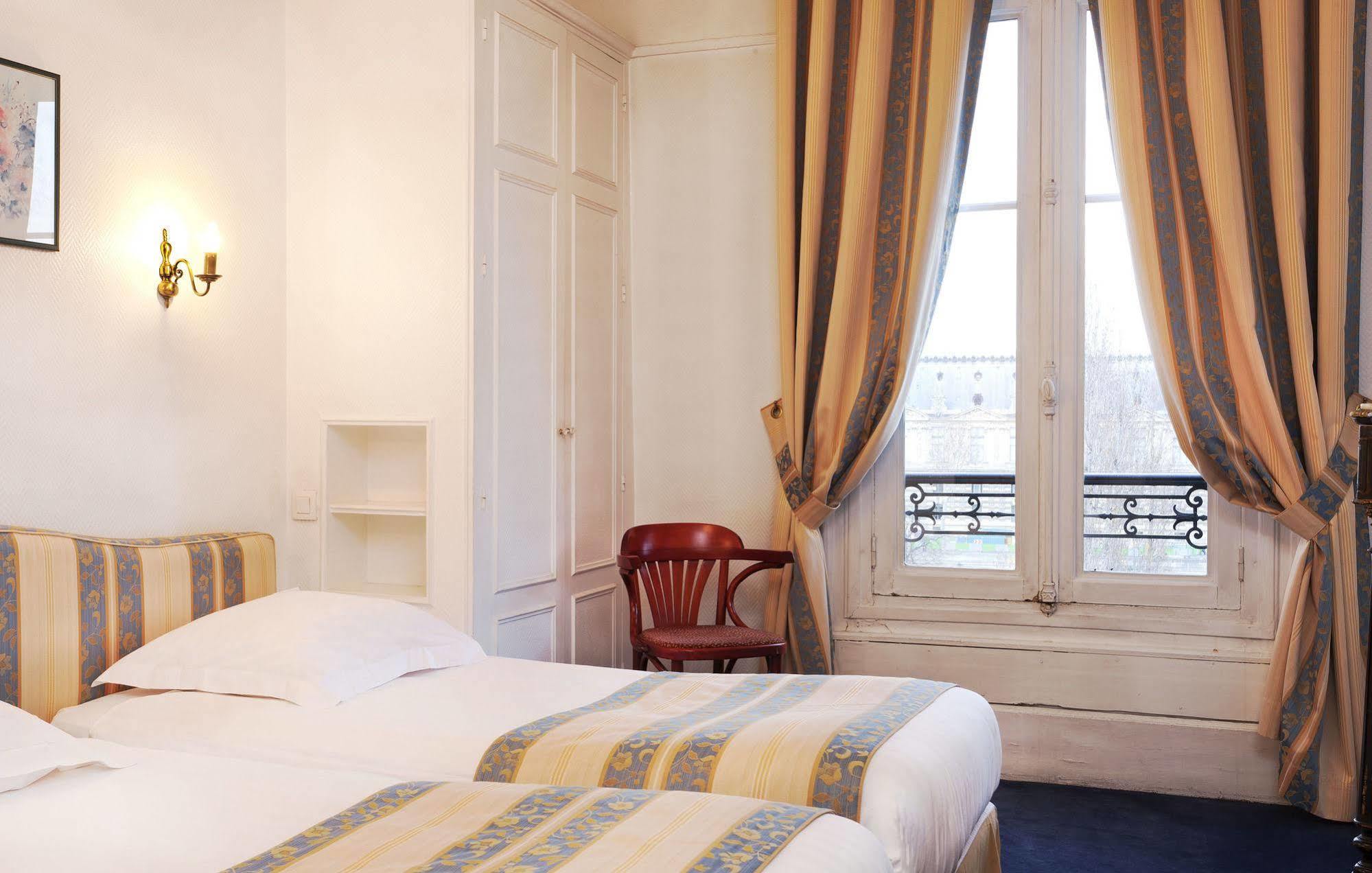 Hotel Du Quai Voltaire Paris Exterior photo